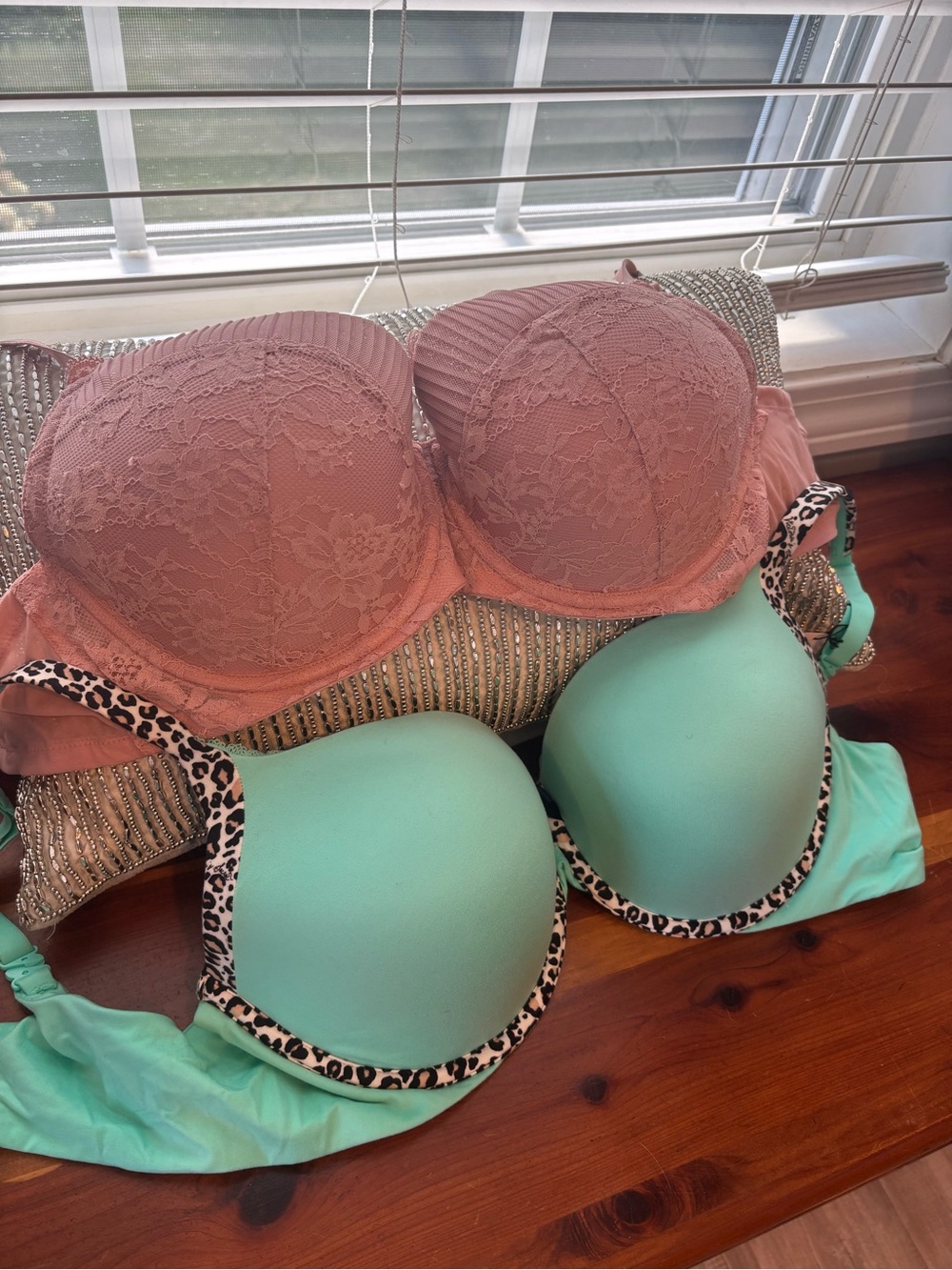 Victoria’s SecretLace Molded Cup Bra bundle-2-- Mauve & Mint